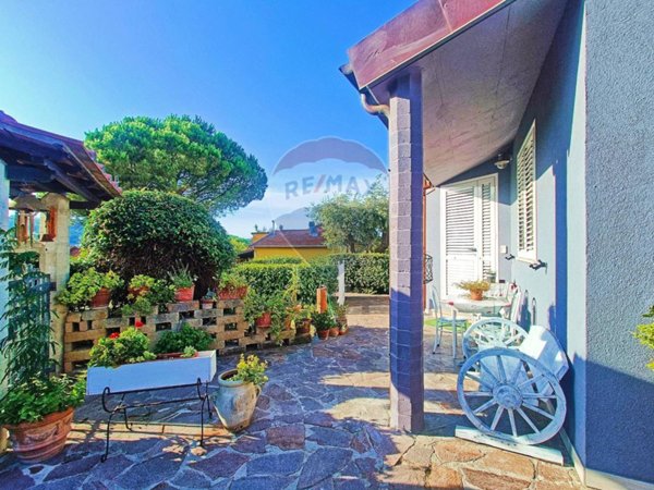 casa indipendente in vendita a Castellina Marittima