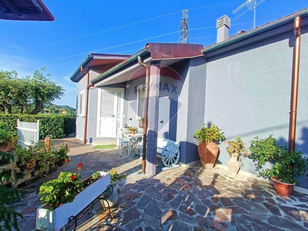 casa indipendente in vendita a Castellina Marittima