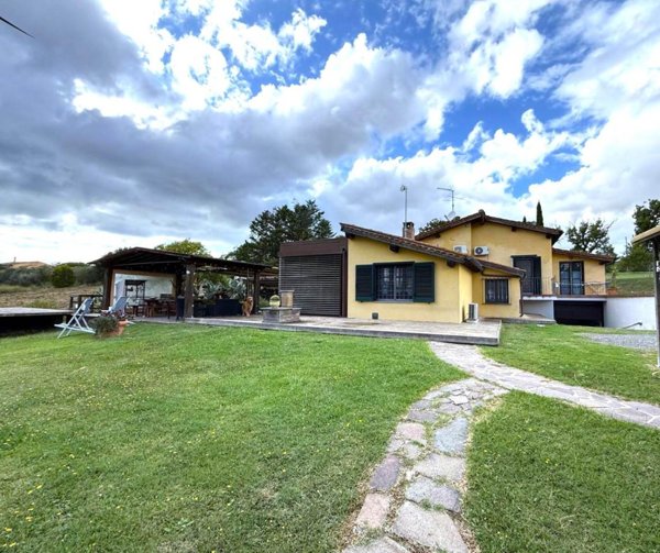 casa indipendente in vendita a Castellina Marittima