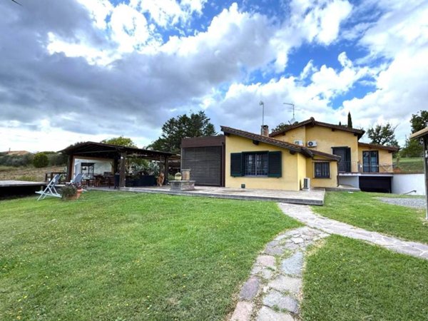 casa indipendente in vendita a Castellina Marittima