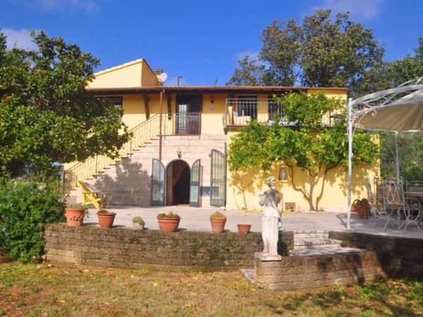 casa indipendente in vendita a Castellina Marittima