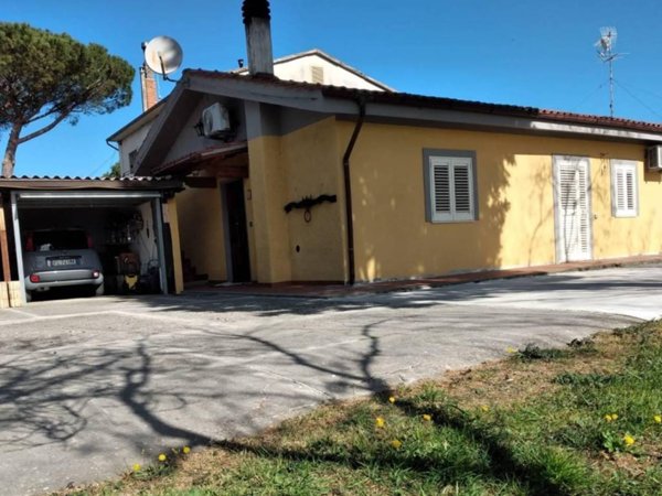 casa indipendente in vendita a Castellina Marittima