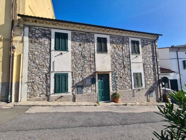 casa indipendente in vendita a Castellina Marittima