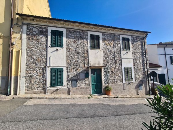 casa indipendente in vendita a Castellina Marittima