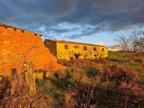 casa indipendente in vendita a Castellina Marittima