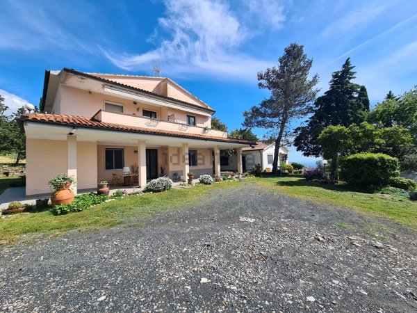 casa indipendente in vendita a Castellina Marittima