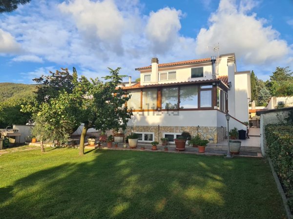 casa indipendente in vendita a Castellina Marittima