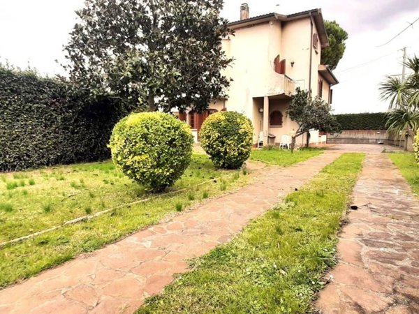 casa indipendente in vendita a Castellina Marittima