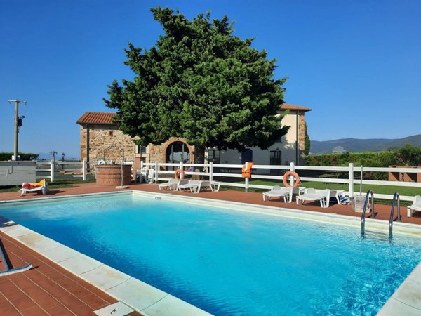 casa indipendente in vendita a Castellina Marittima