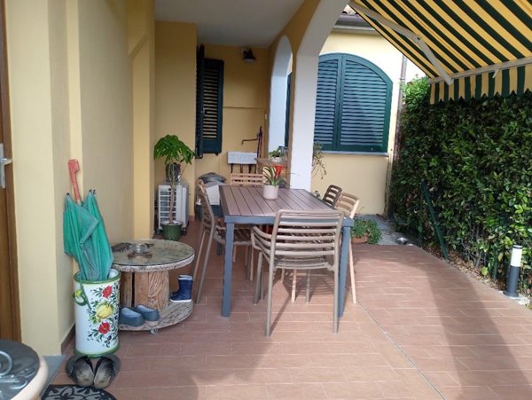 casa indipendente in vendita a Castellina Marittima