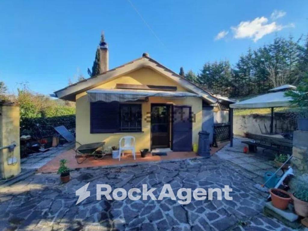 casa indipendente in vendita a Castellina Marittima