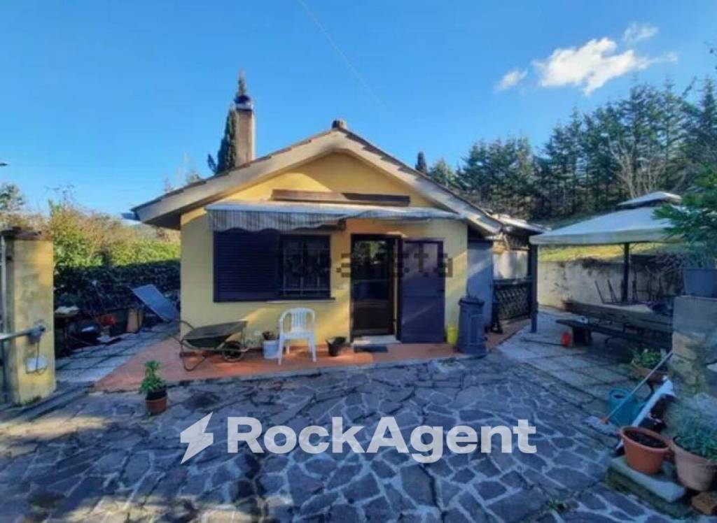 casa indipendente in vendita a Castellina Marittima