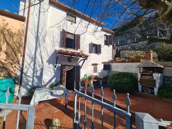 casa indipendente in vendita a Castellina Marittima