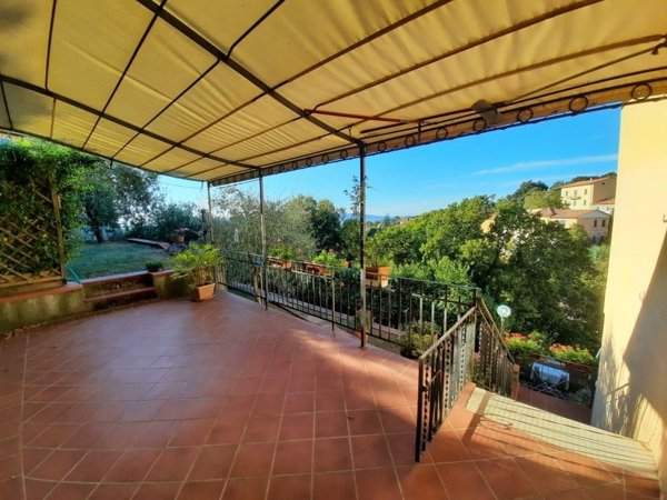 casa indipendente in vendita a Castellina Marittima