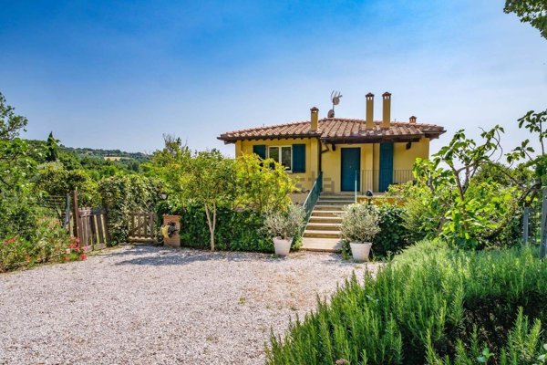 casa indipendente in vendita a Castellina Marittima