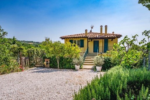 casa indipendente in vendita a Castellina Marittima