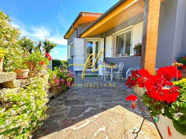 casa indipendente in vendita a Castellina Marittima