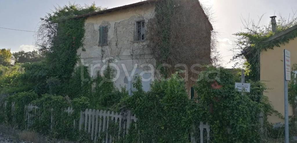 casa indipendente in vendita a Castellina Marittima