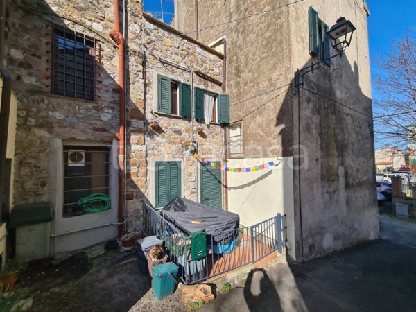 casa indipendente in vendita a Castellina Marittima
