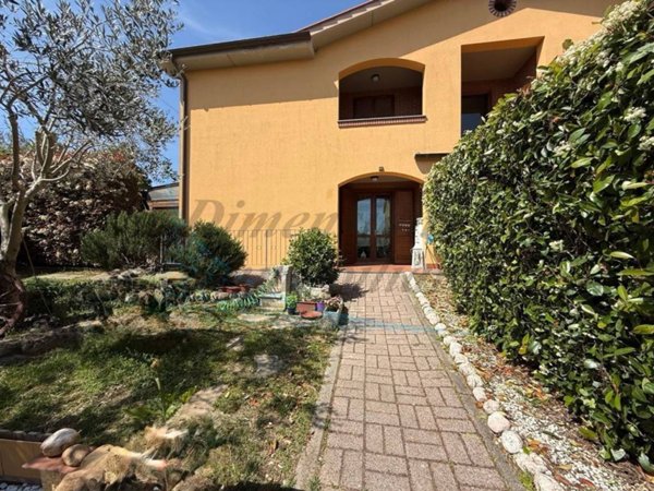casa indipendente in vendita a Castellina Marittima