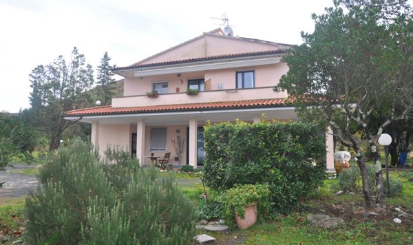 casa indipendente in vendita a Castellina Marittima