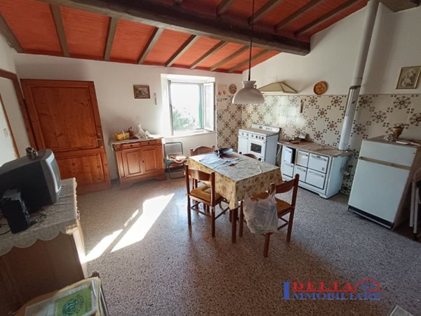 casa semindipendente in vendita a Castellina Marittima