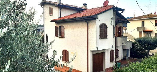 casa indipendente in vendita a Castellina Marittima in zona Terriccio