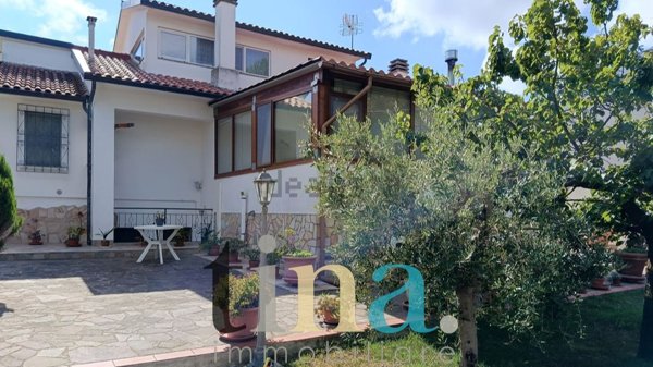 casa indipendente in vendita a Castellina Marittima