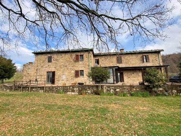 locale di sgombero in vendita a Castelnuovo di Val di Cecina
