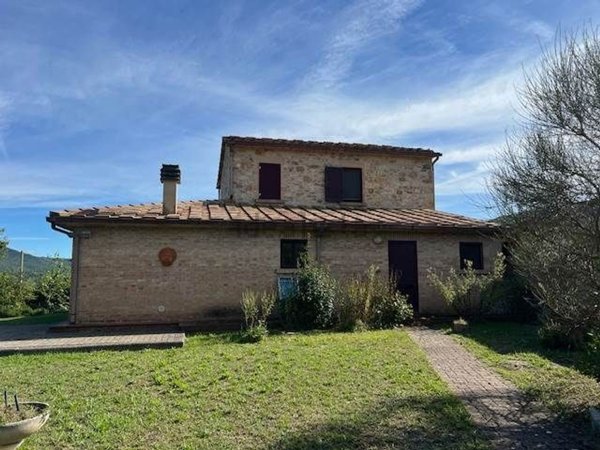 casa indipendente in vendita a Castelnuovo di Val di Cecina