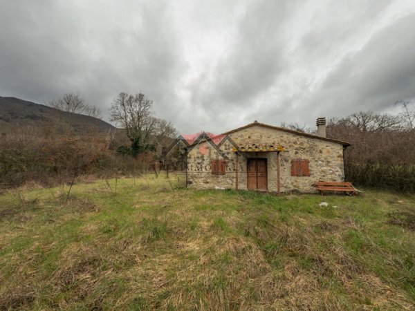 casa indipendente in vendita a Castelnuovo di Val di Cecina