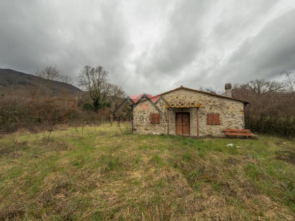 casa indipendente in vendita a Castelnuovo di Val di Cecina
