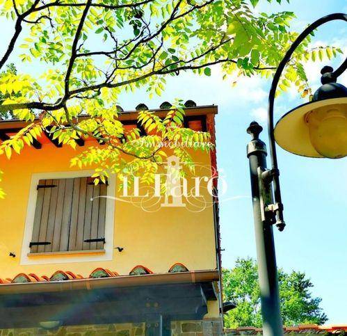 casa indipendente in vendita a Chianni in zona Rivalto