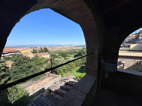 intera palazzina in vendita a Chianni
