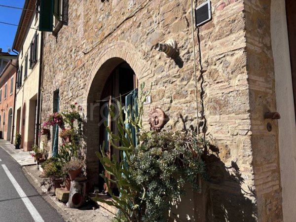 casa indipendente in vendita a Chianni