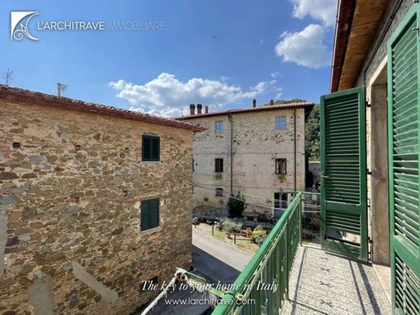 casa indipendente in vendita a Chianni in zona Rivalto