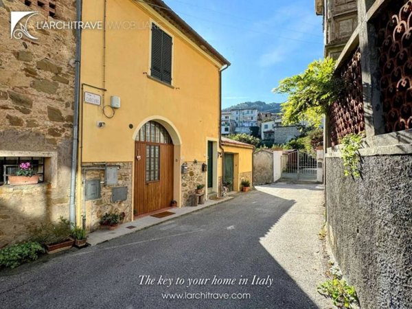 casa indipendente in vendita a Chianni