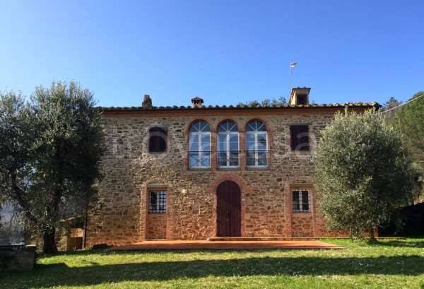 casa indipendente in vendita a Chianni in zona Rivalto