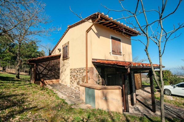 casa indipendente in vendita a Chianni in zona Rivalto