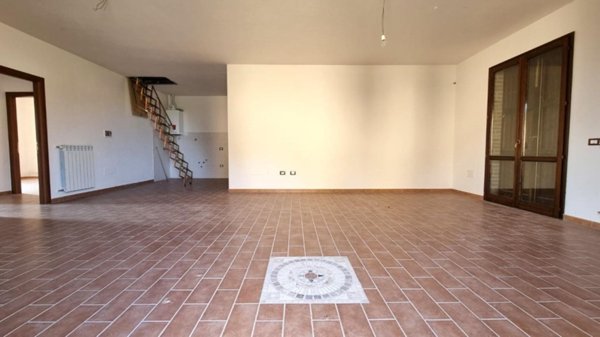 casa indipendente in vendita a Chianni