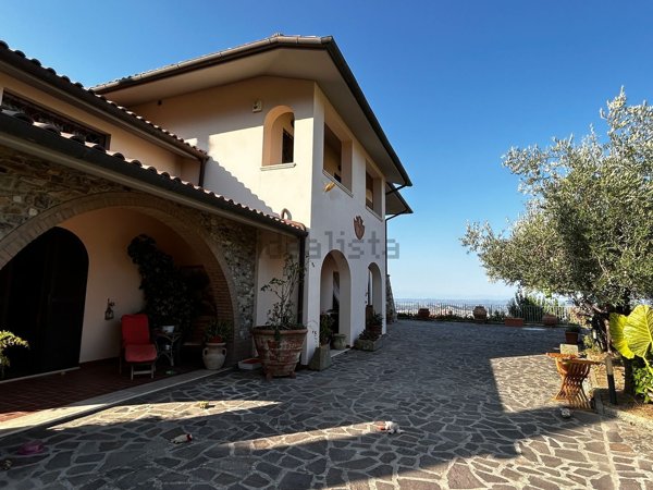 casa indipendente in vendita a Chianni