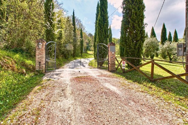 casa indipendente in vendita a Chianni in zona Rivalto