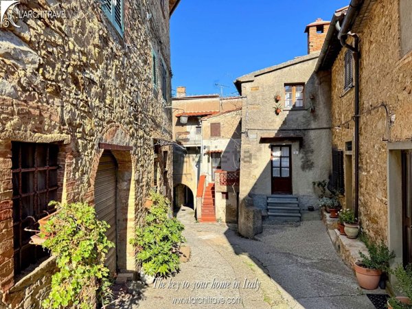 casa semindipendente in vendita a Chianni