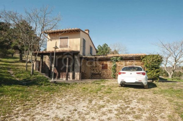 casa indipendente in vendita a Chianni in zona Rivalto