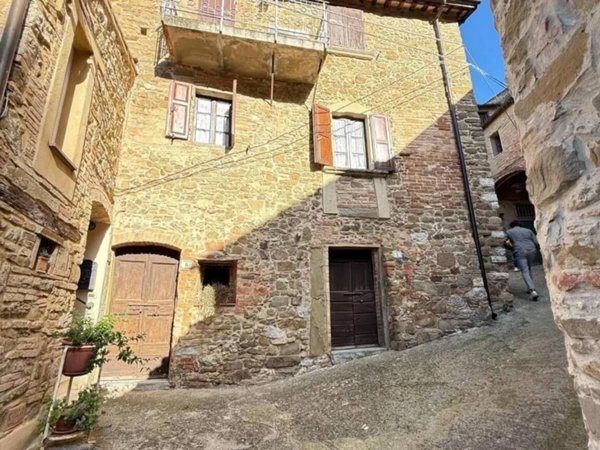 casa indipendente in vendita a Chianni in zona Rivalto
