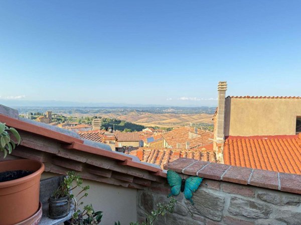 intera palazzina in vendita a Chianni in zona La Pescaia