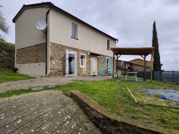 casa indipendente in vendita a Chianni in zona Rivalto