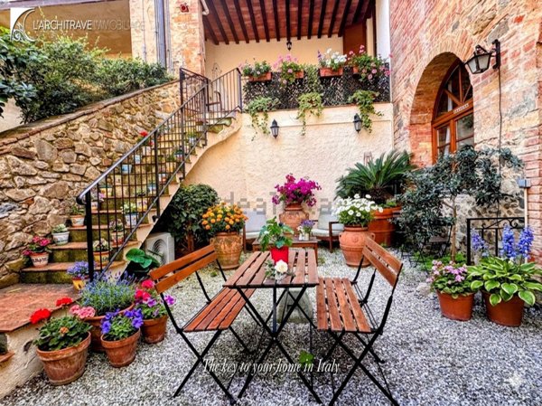 casa indipendente in vendita a Chianni