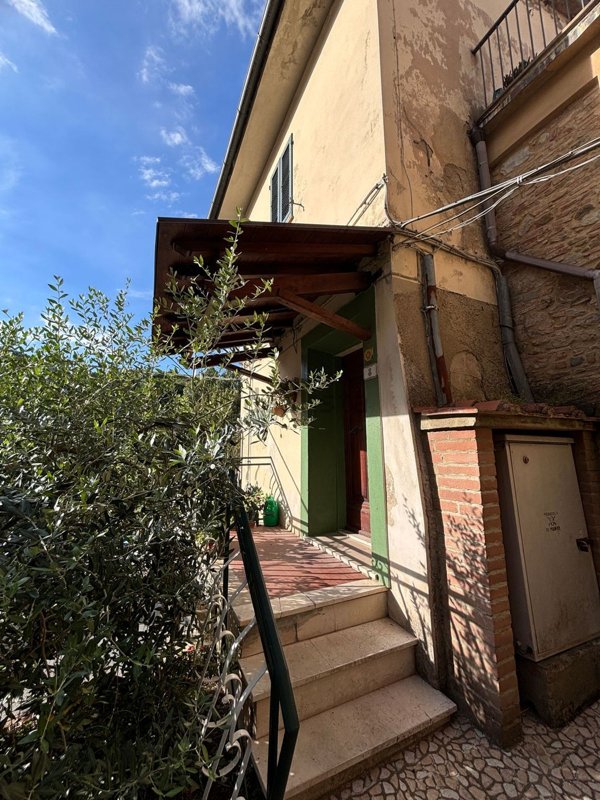 appartamento in vendita a Chianni in zona La Pescaia