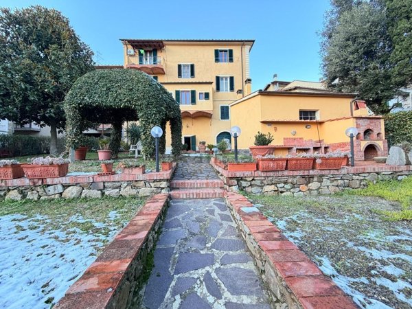 casa indipendente in vendita a Chianni in zona La Pescaia